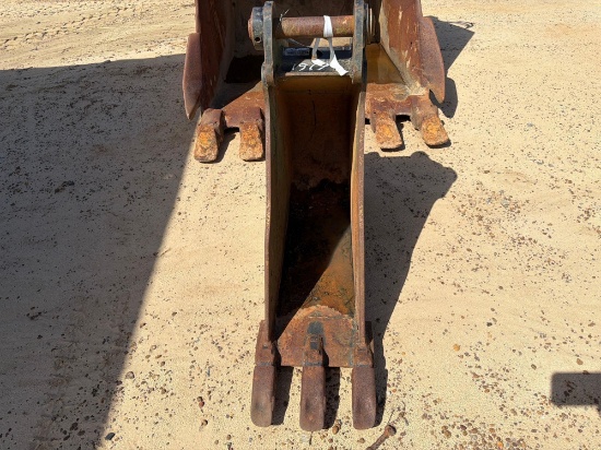 11" Caterpillar Bucket