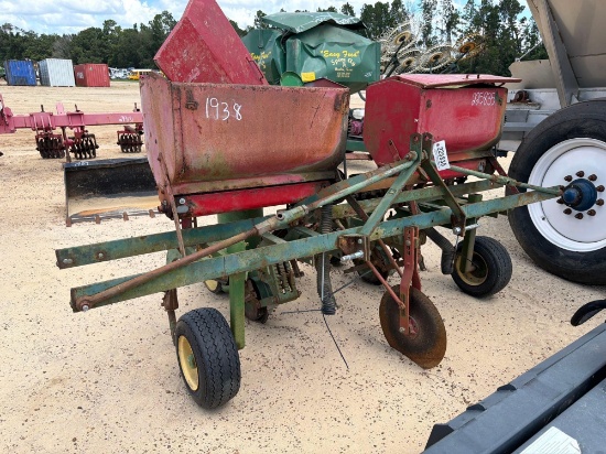 JOHN DEERE 2 ROW PLANTER