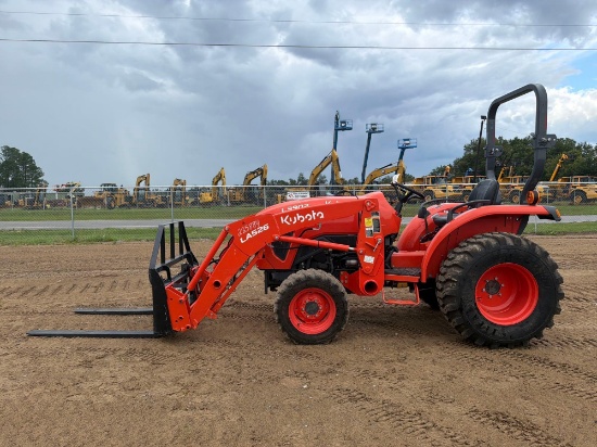 Kubota La526 Tractor