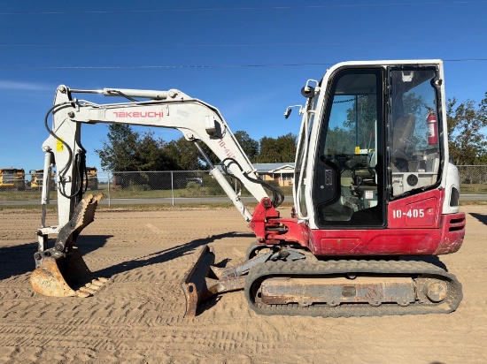 2019 TAKEUCHI TB240 EXCAVATOR