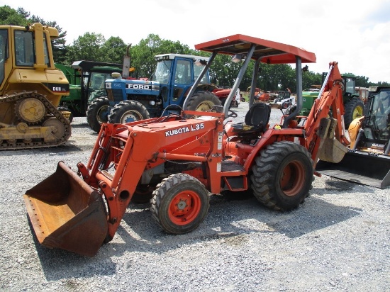 Kubota L35 Tractor Loader Backhoe