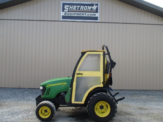 John Deere 2320 Tractor