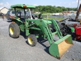 John Deere 850 Compact Tractor w/Loader & Canopy