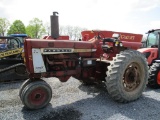 Farmall 806 Tractor