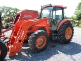 Kubota M 9540 Tractor w/LA1353 Loader