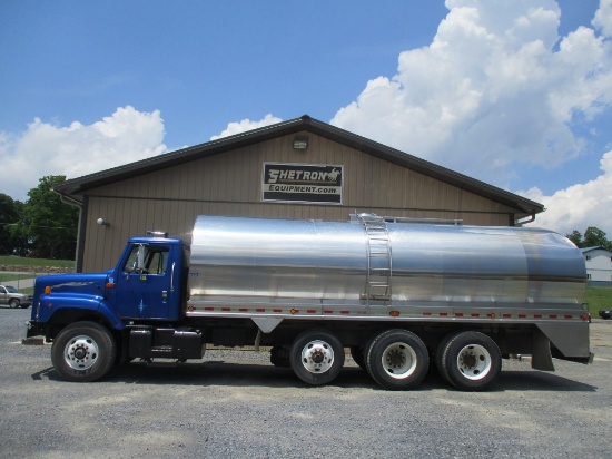 2001 International Tri-Axle Milk Truck