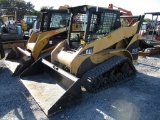 CAT 257B Compact Track Loader