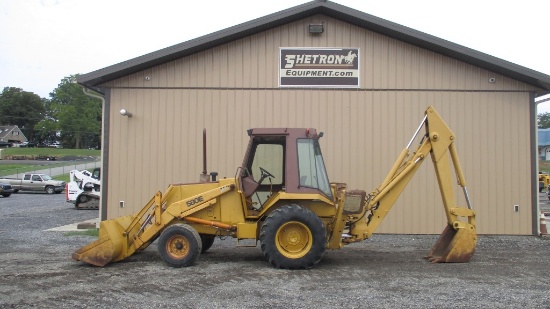 Case 580E Loader Backhoe