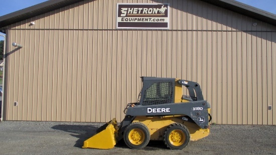 John Deere 318D Skid Steer