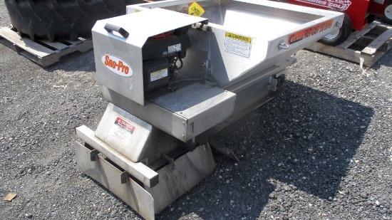 Curtis Fast-Cast 550 Series Salt Spreader