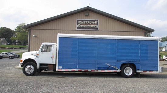 2000 International Navistar 4900 Delivery Truck