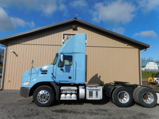 2016 Mack Pinnacle Day Cab Tractor Truck
