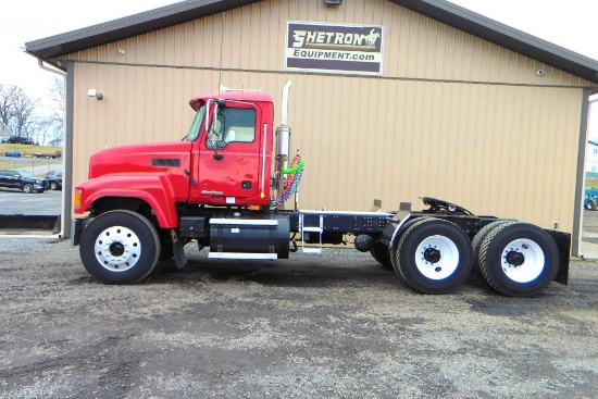 2006 Mack CHN613 Day Cab Tractor Truck
