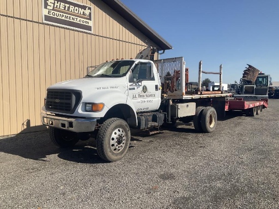 2000 Ford F650 Flatbed Truck