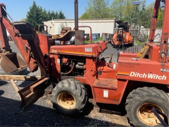 Ditch Witch 5110 Backhoe Trencher