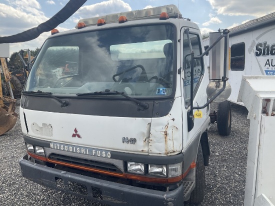 ** AS IS ** 2003 Mitsubishi Parts Truck