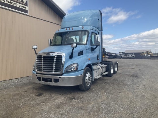 2017 Freightliner Day Cab Tractor Truck