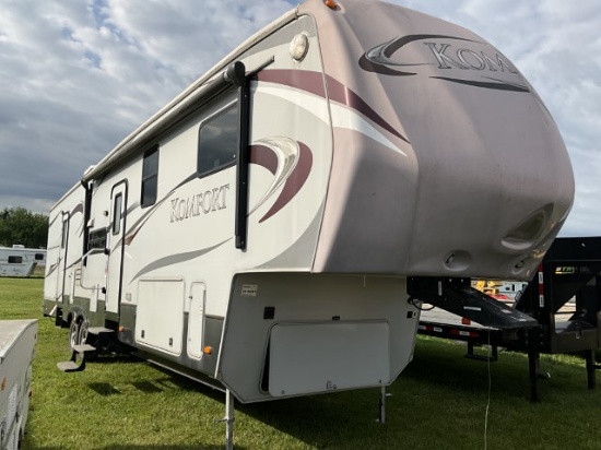 2012 Komfort 3530 5th Wheel Travel Trailer