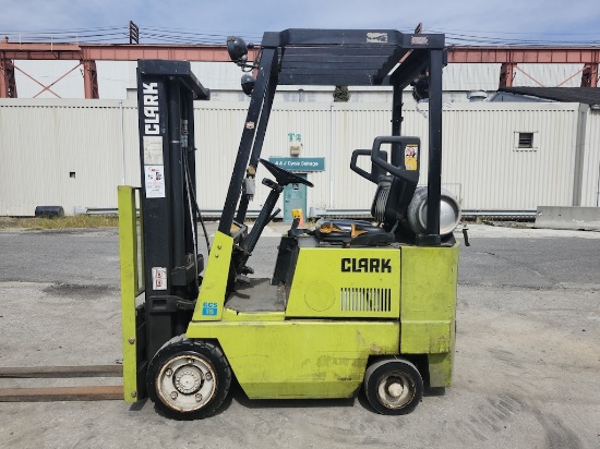 Clark GCS15 3,000lb Forklift