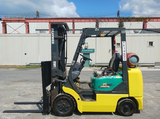 Komatsu FG25ST-14 5,000lb Forklift (SC1)