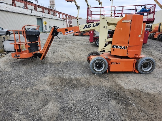 JLG E300AJ 30ft Electric Boom Lift