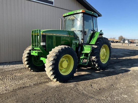 John Deere 7800 Farm Tractor