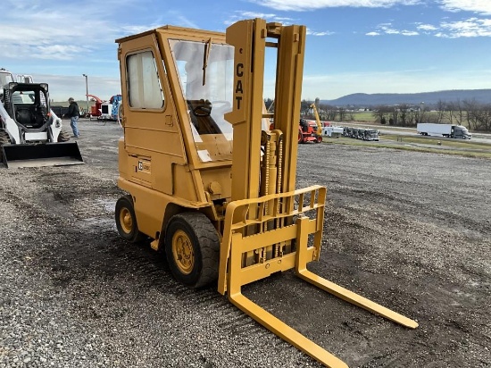 Caterpillar V30C Forklift