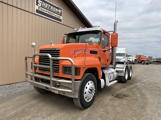 2020 Mack Pinnacle P64T Day Cab Tractor Truck