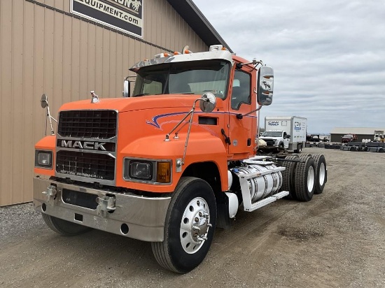 2020 Mack Pinnacle P64T Day Cab Tractor Truck
