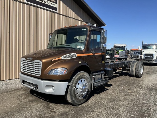 2006 Freightliner Day Cab Tractor Truck