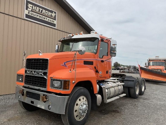 2020 Mack Pinnacle P64T Day Cab Tractor Truck
