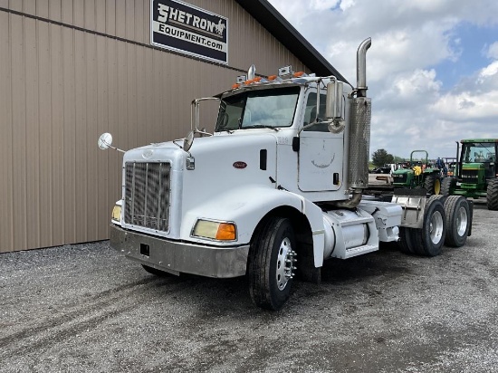 2005 Peterbilt Paccar Day Cab Tractor Truck