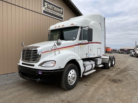 2010 Freightliner Columbia120 Sleeper Cab TractorT