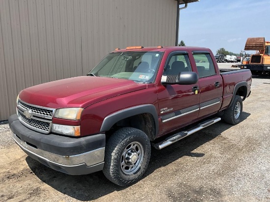 2004 Chevy 2500 Pick-up Truck