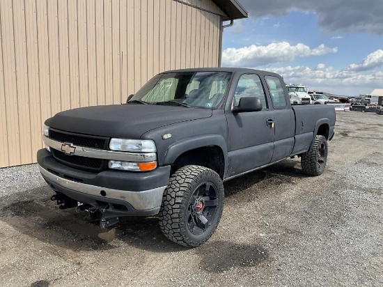 2002 Chevy Silverado 2500 Extended Cab Pick Up