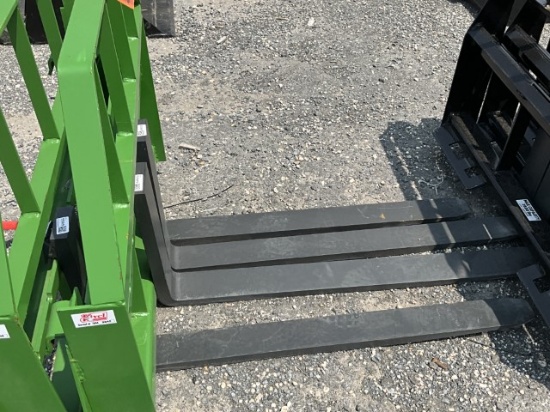 New Kivel 2000Lbs John Deere Forks