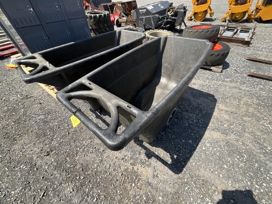 New Rubber Maid Trash Bin on Wheels