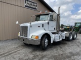 2005 Peterbilt Paccar Day Cab Tractor Truck