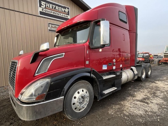 2015 Volvo VNL64T6 Power Sleeper Cab Tractor Truck