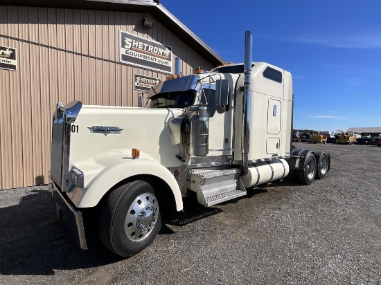 2007 Kenworth W900L Sleeper Tractor Truck