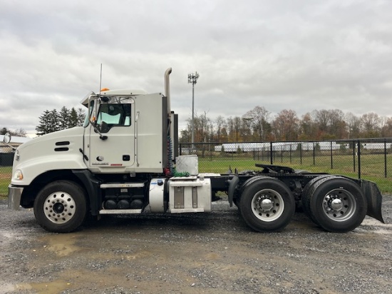 2016 Mack CXU613 Pinnacle Day Cab Tractor Truck