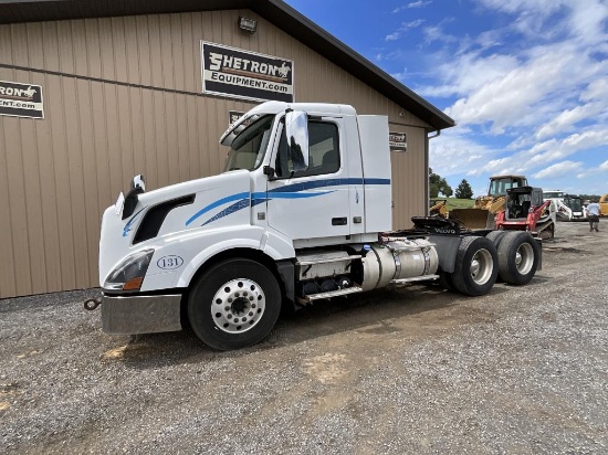 2013 Volvo D13 Day Cab Tractor Truck