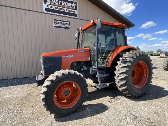 Kubota M105S Tractor