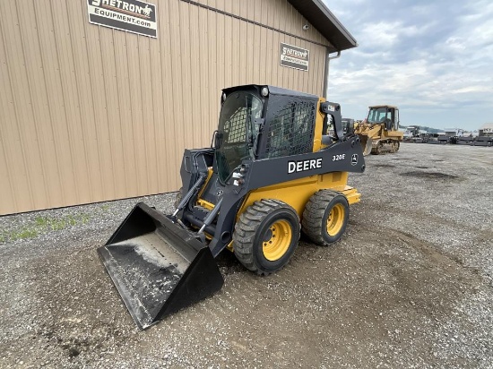 2015 John Deere 320E Skid Steer