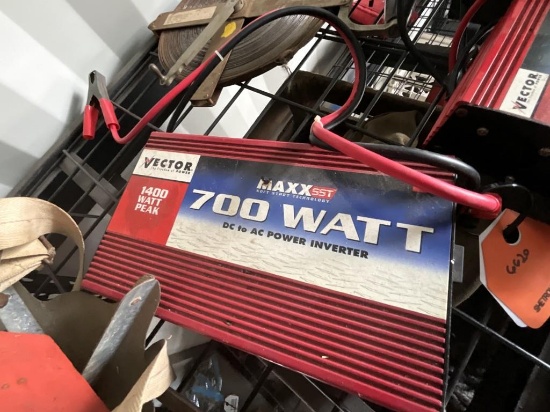 Vector Maxx SST 700 Watt Power Inverter