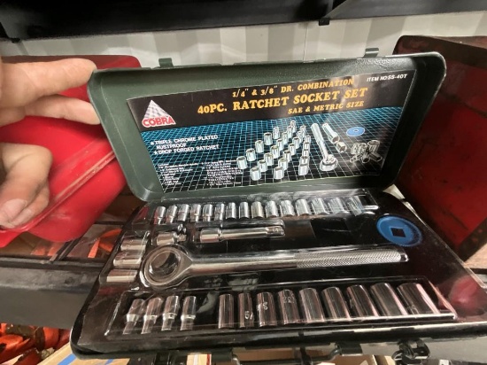 40pc. 4/4-3/8" SAE & Metric Ratchet Socket Set
