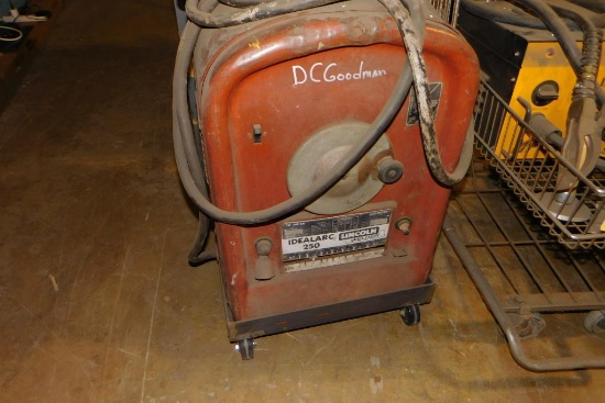Lincoln Idealarc 250 Welder