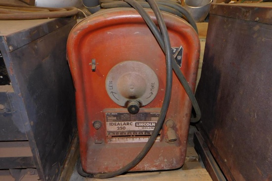 Lincoln Idealarc 250 Welder