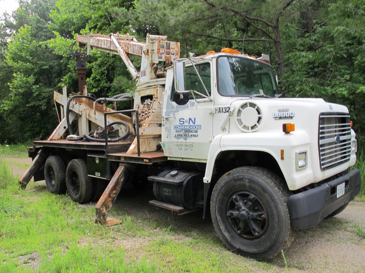 1990 Ford L8000 T/A Crane Truck With Drill | Proxibid