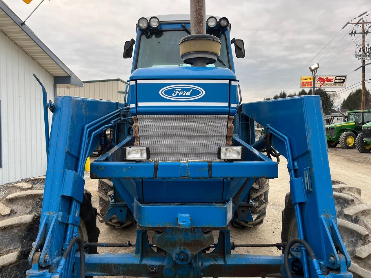 【売れ筋】 Ford 7710 Tractor with Loader | Proxibid ミニカー